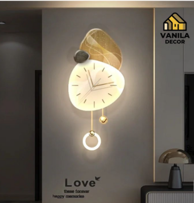 Mẫu đồng hồ treo tường trang trí phòng khách kết hợp với đèn