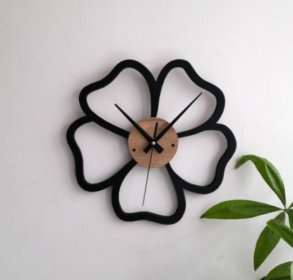 đồng hồ treo tường trang trí phòng ngủ đơn giản